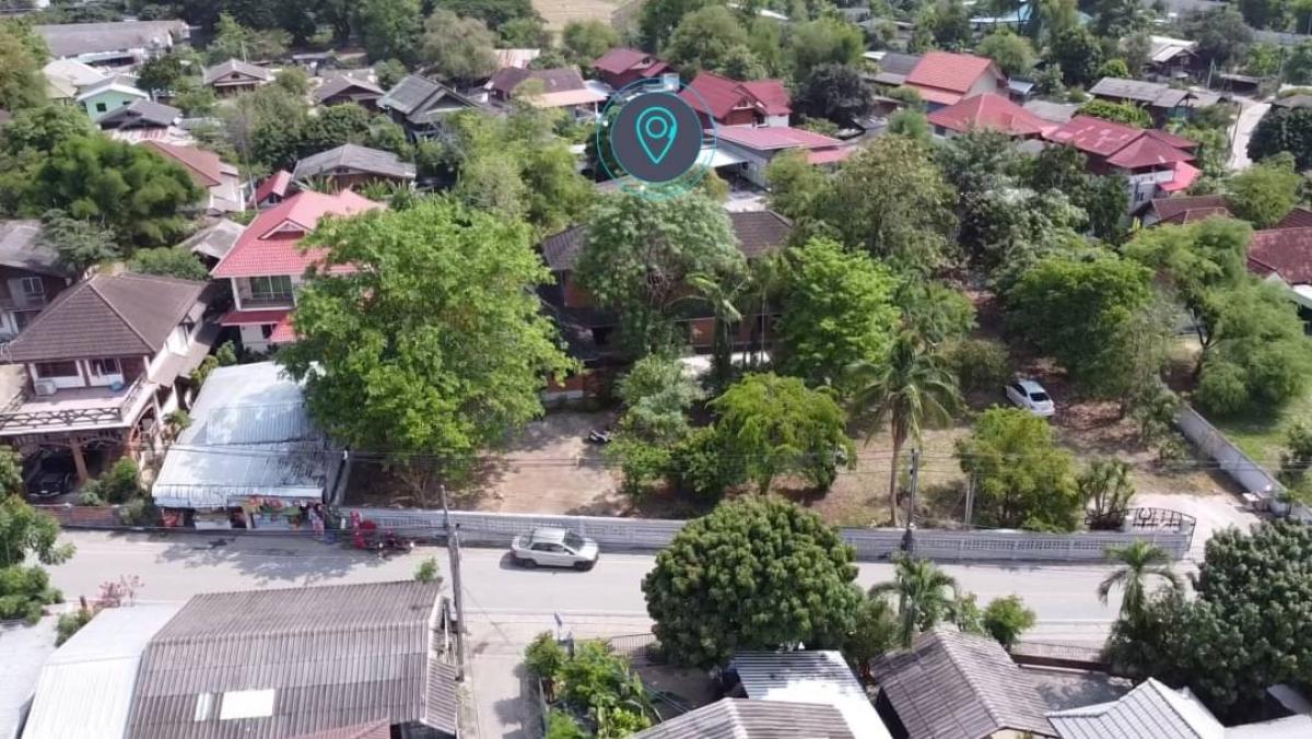 House with 1 rai, 1 ngan, 25 sq m of land, only 10 minutes from Chiang Mai Airport. House with 1 rai, 1 ngan, 25 sq m of land, only 10 minutes from Chiang Mai Airport.