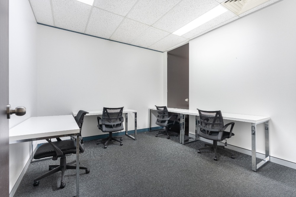 ค้นหาพื้นที่ออฟฟิศใน Regus Exchange Tower สำหรับ 4 พนักงาน พร้อมการดูแลทุกอย่างให้ครบครัน – รูปที่ 2