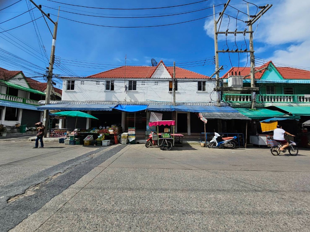 For sale: 2-storey townhouse, good location, market location, suitable for investment and trading. For sale: 2-storey townhouse, good location, market location, suitable for investment and trading.