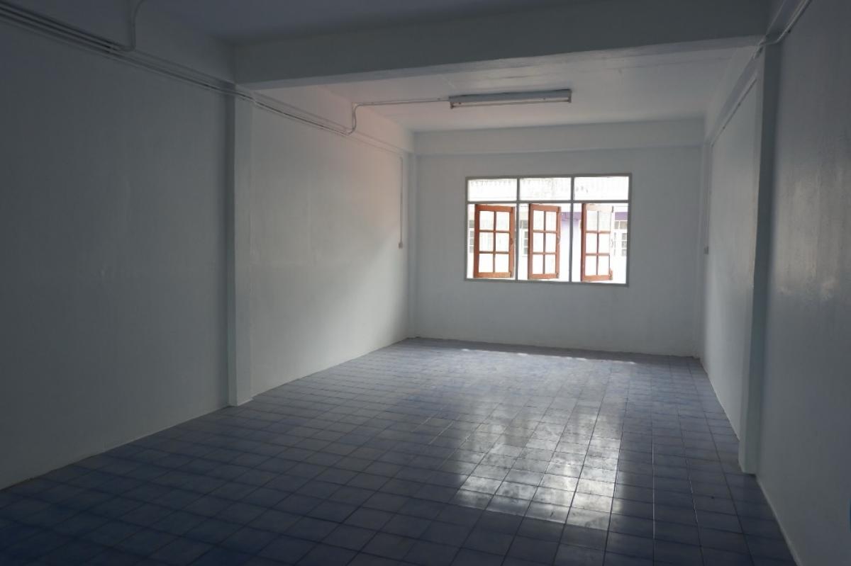 Commercial building, ready to live, 4 floors, 4 buildings, with parking lot, location 7 minutes from Wutthakat BTS – รูปที่ 4