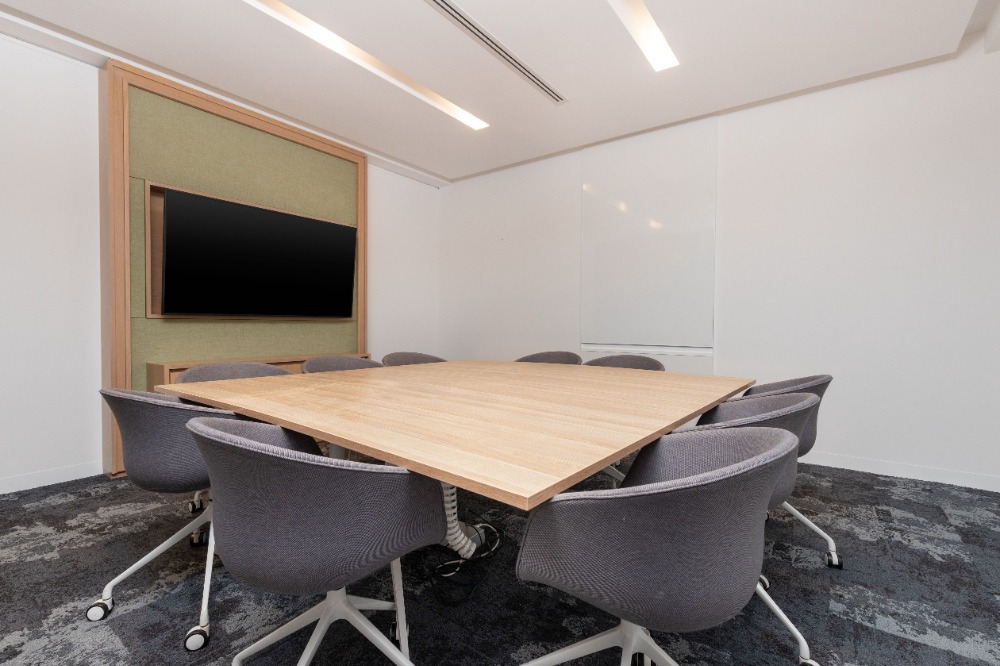 Large office space for 10 employees in Regus Bangna Tower