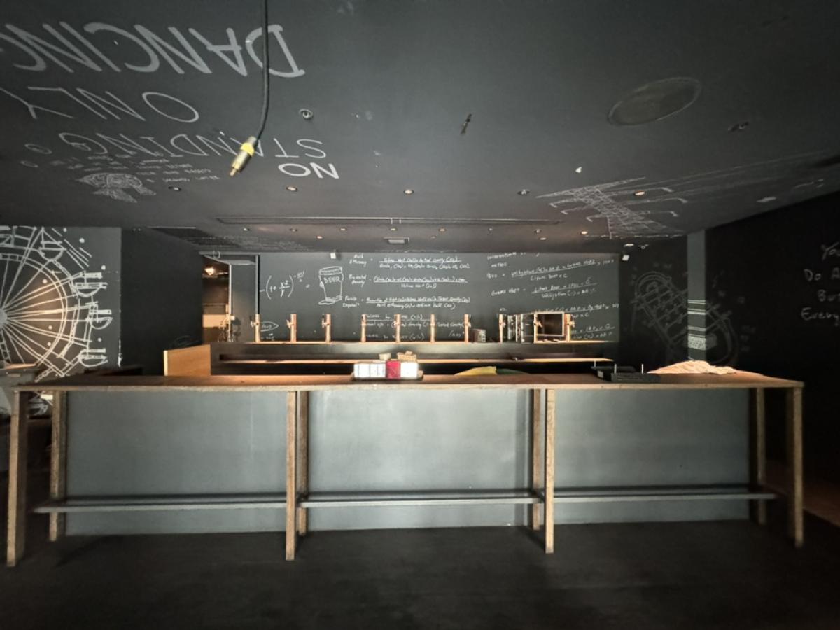 Rental : Commercial Shop In Sathorn , 280 sqm ปล่อยเช่าพื้นที่ในสาธร ขนาด 280 ตรม. ** Bar / Restaurant / Spa etc ** 🔥🔥Rental price : 306,000  THB / month  🔥🔥📱Tel : 061-997-9915📱Line : 061-997-9915 ดูเพิ่มเติมได้ที่https://www.facebook.com/PS.Living.Offici