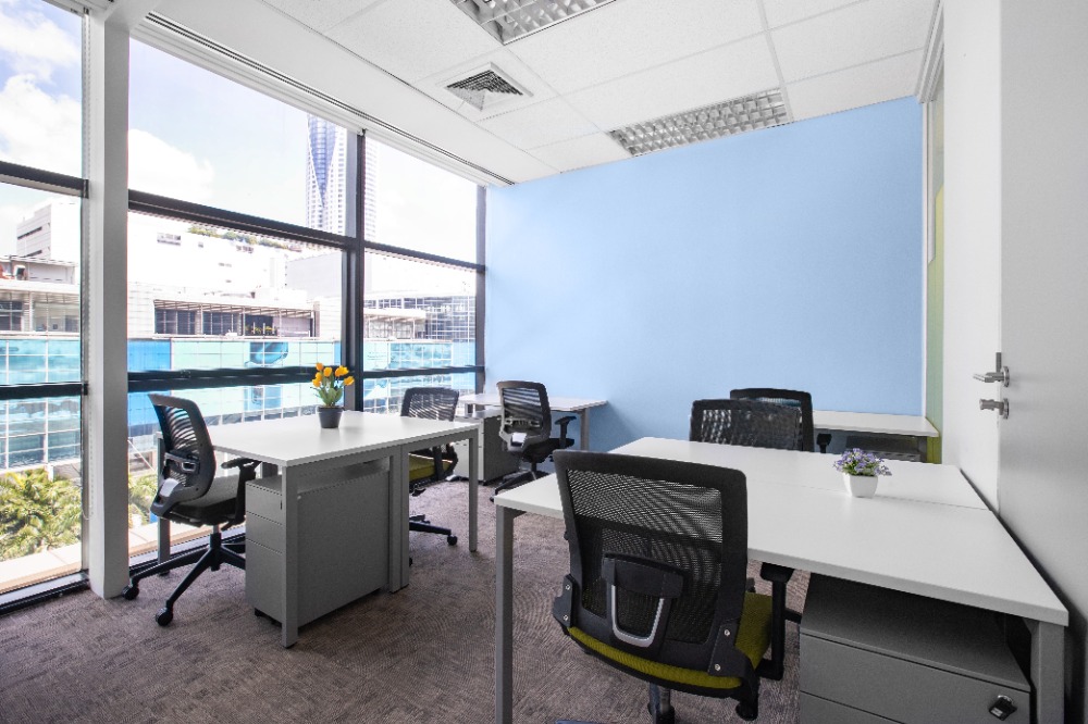 All-inclusive access to professional office space for 4 employees in Regus Gaysorn Plaza – รูปที่ 2