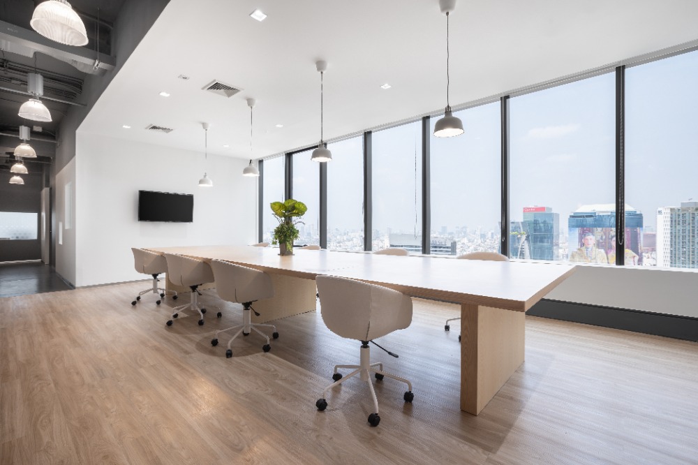 จองที่นั่งโคเวิร์กกิ้งแบบจองล่วงหน้าหรือ hot desk ใน Regus The Ninth Tower