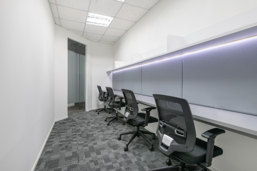 ค้นหาโต๊ะประจำ (dedicated desk) ใน Regus Harbor Mall