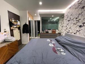 ขายด่วน Rhythm Sathorn ห้องสวยตกแต่งพร้อมอยู่ 45 ตรม ราคา 5.55 ล้าน เท่านั้น