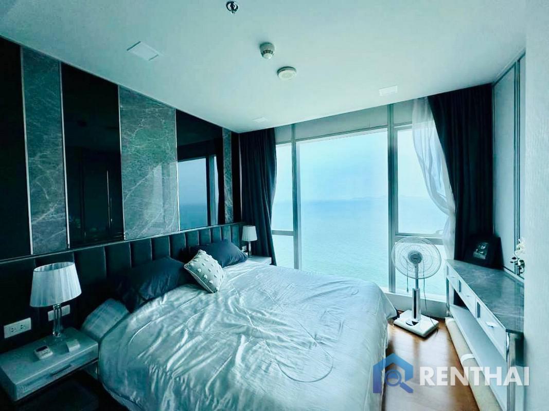 Stunning Beachfront Condo with Ocean Views