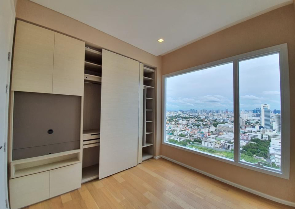 Urgent sale! 🔥The Saint Residences🔥 Lat Phrao location, great for living or investing. Urgent sale! 🔥The Saint Residences🔥 Lat Phrao location, great for living or investing.
