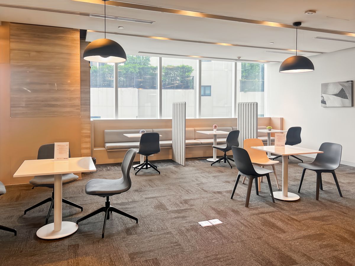 All-inclusive access to coworking space in Regus Bhiraj Tower – รูปที่ 4