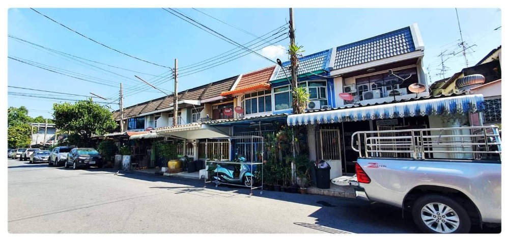 town house 2 ชั้น เหมาะอยู่อาศัยและทำ home  Office