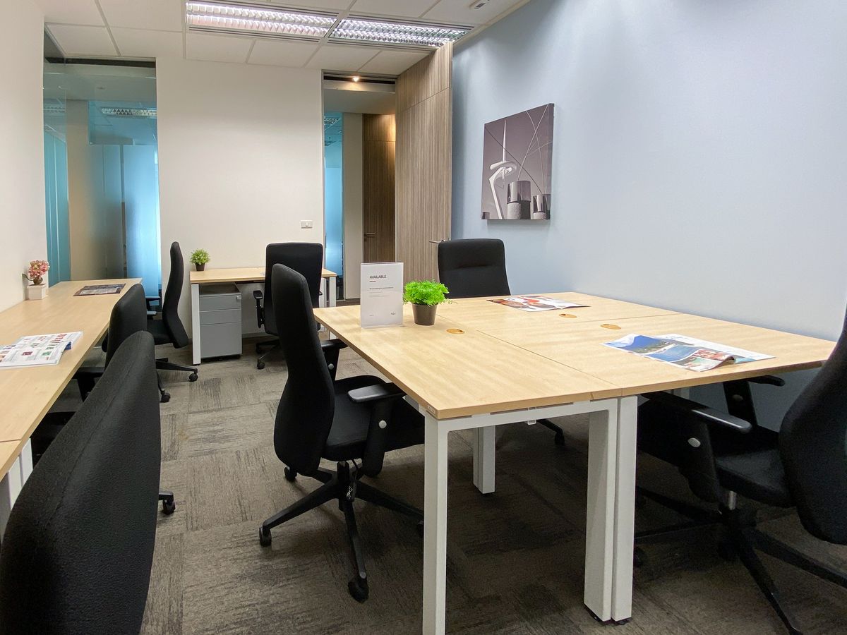 Find office space in Regus Bhiraj Tower for 2 people with everything taken care of – รูปที่ 2