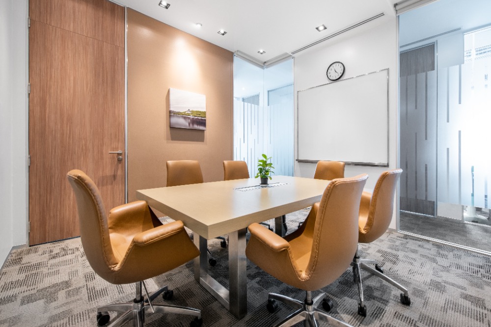 พื้นที่ออฟฟิศส่วนตัวสำหรับ 4 พนักงาน ใน Regus AIA Capital Center