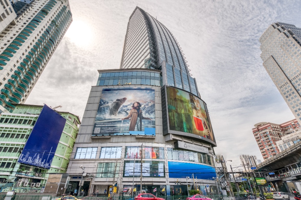 Fully serviced private office space for you and your team in Regus Interchange 21