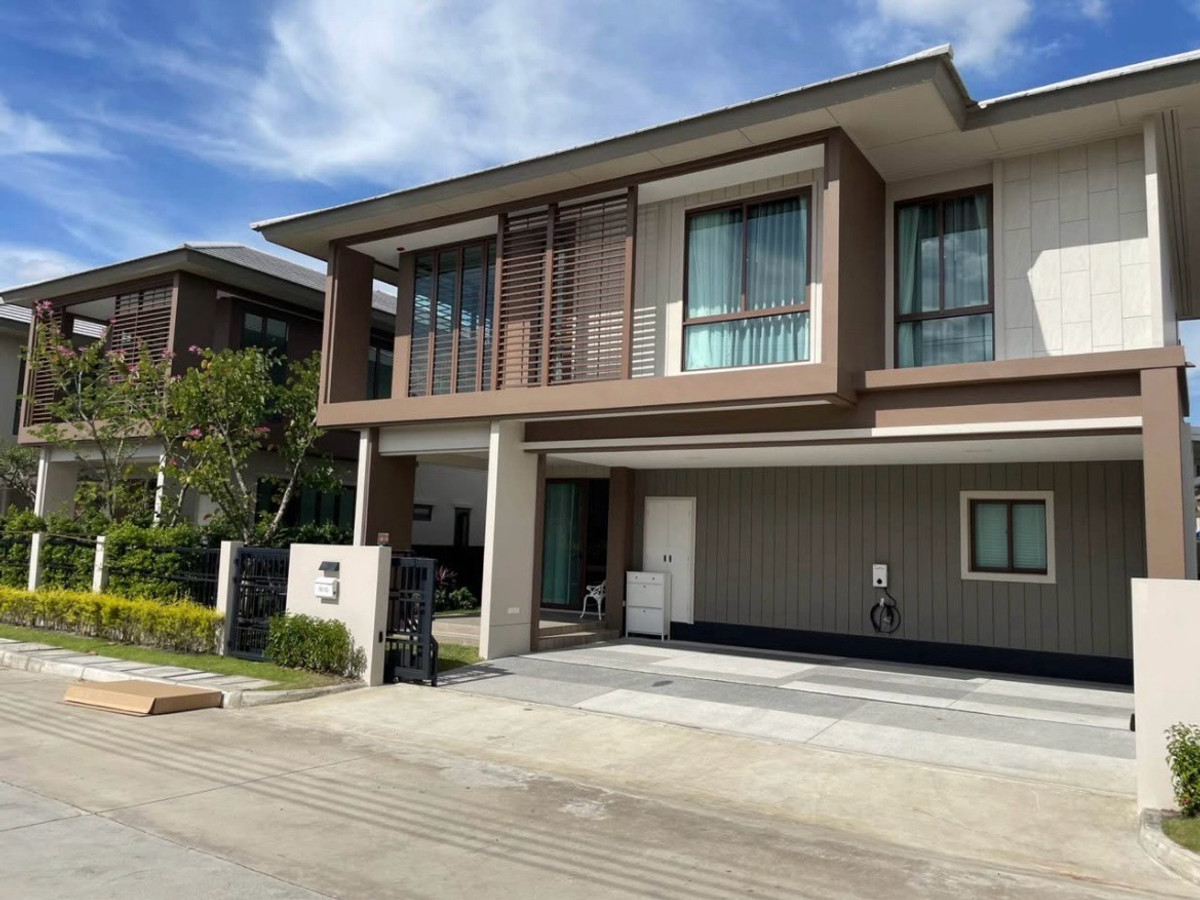 🏡 Luxury House for Rent at Burasiri Krungthep Kreetha Project✨ 🏡 Luxury House for Rent at Burasiri Krungthep Kreetha Project✨