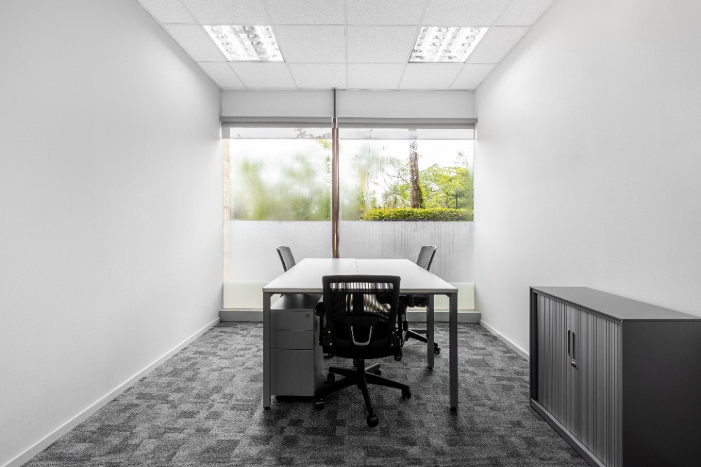 พื้นที่ออฟฟิศส่วนตัวพร้อมบริการครบวงจรสำหรับคุณและทีมใน Regus Royal Phuket Marina – รูปที่ 2