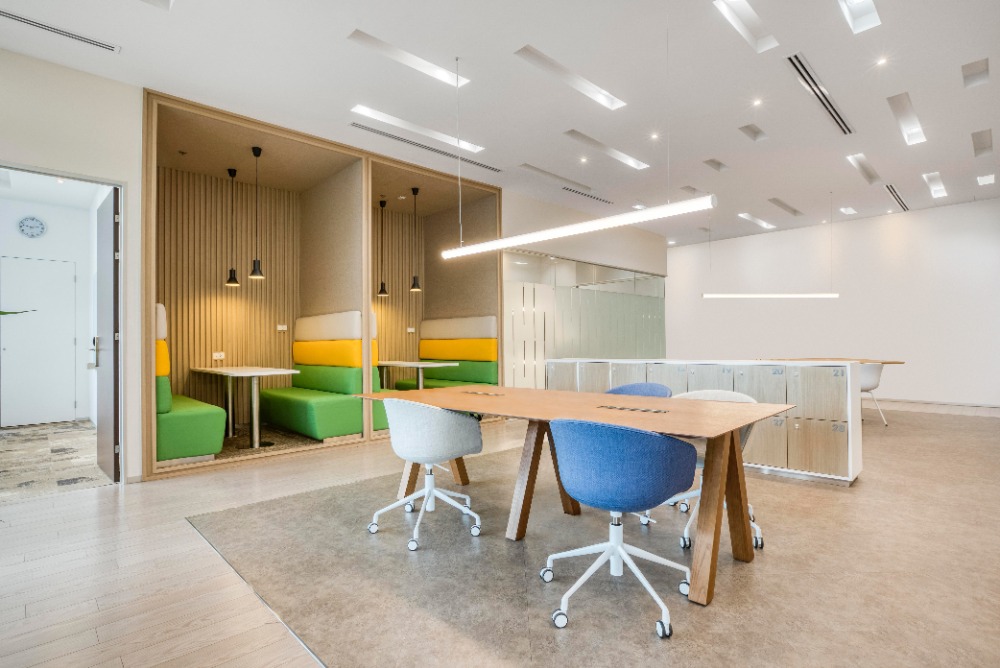 การเข้าใช้แบบรวมทุกบริการสำหรับพื้นที่โคเวิร์กกิ้งใน Regus Singha Complex