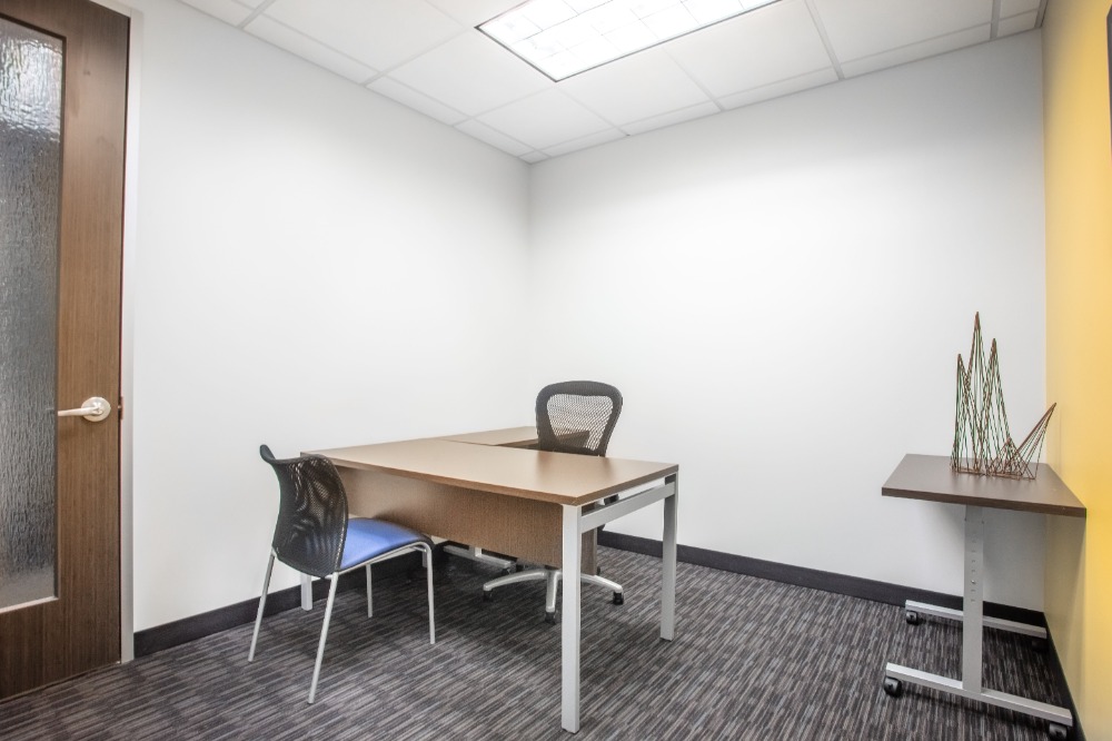 Fully serviced private office space for you and your team in HQ The Metropolis Samrong
