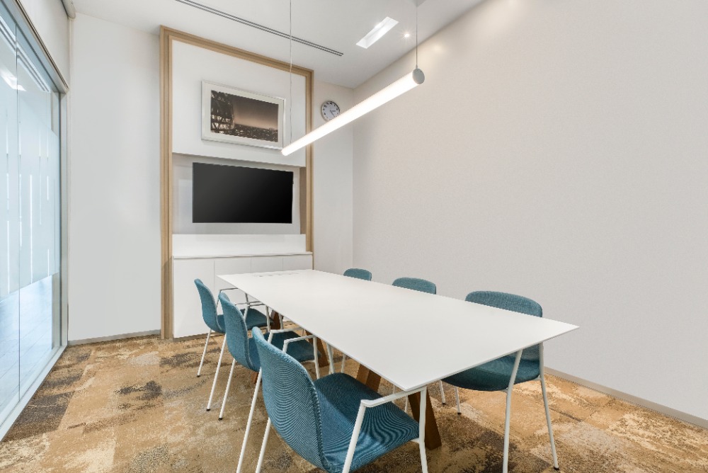 พื้นที่ออฟฟิศส่วนตัวสำหรับ 4 พนักงาน ใน Regus Singha Complex