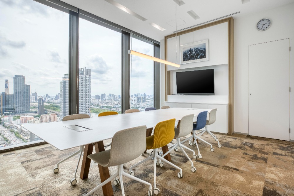 ย้ายเข้าพื้นที่ออฟฟิศพร้อมใช้งานสำหรับ 10 พนักงาน ใน Regus Singha Complex