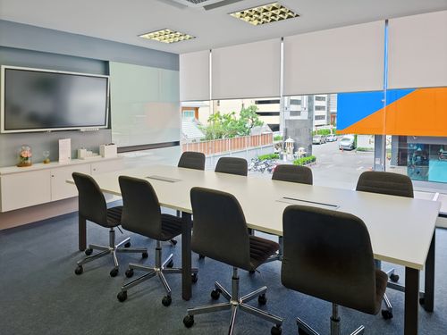 All-inclusive access to professional office space for 10 employees in HQ SO24