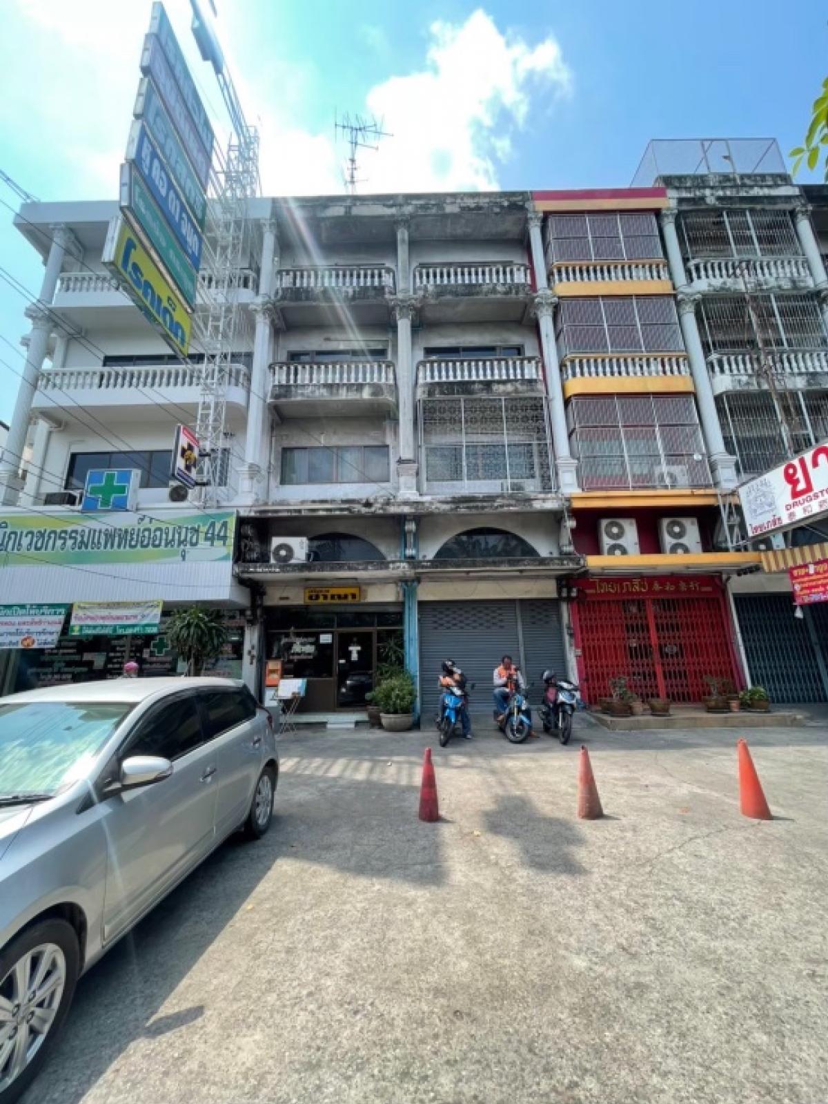Urgent sale!!!! Shophouse at the entrance to Soi On Nut 44, only 7.9 million. – รูปที่ 2