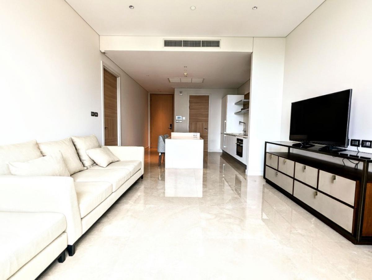 Sell with tenant til January 27
Sindhorn Residence is worth for investing as this is one of the most wanted place and area in BKK, near Lumpini park, Velaa community mall