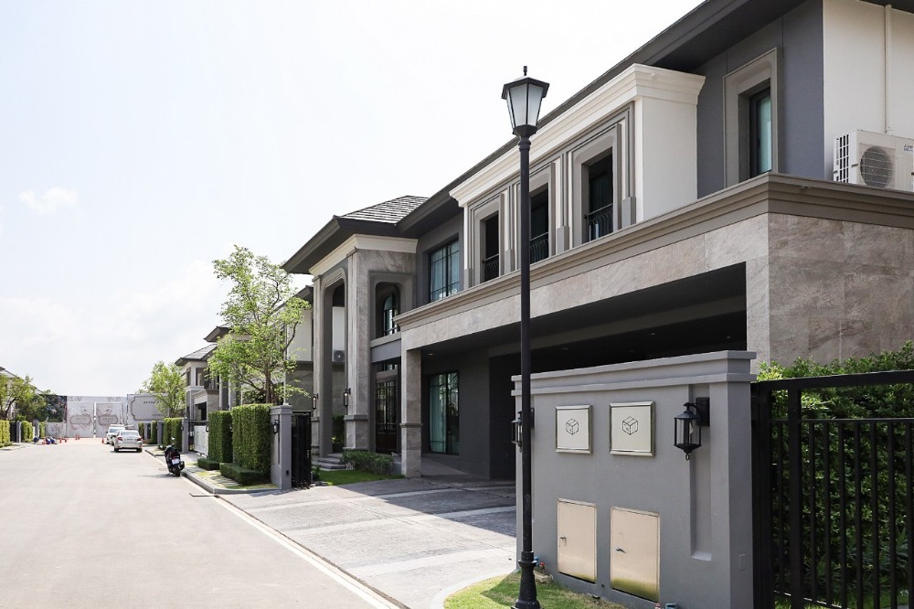 521sqm Brand New Luxury 4 Bedrooms for rent at Bangkok Boulevard Krungthepkreeta 521sqm Brand New Luxury 4 Bedrooms for rent at Bangkok Boulevard Krungthepkreeta