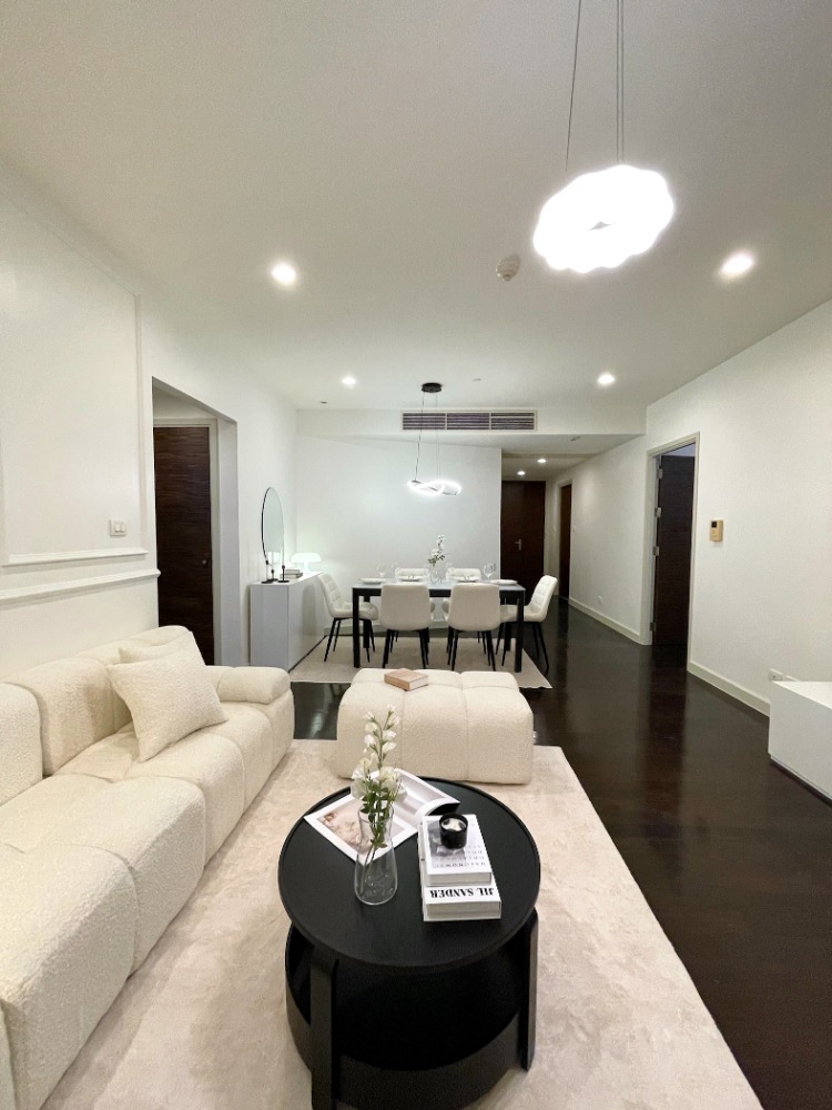 94sqm Beautiful Newly Renovate 2 beds for sale at Watermark Chaopraya 94sqm Beautiful Newly Renovate 2 beds for sale at Watermark Chaopraya
