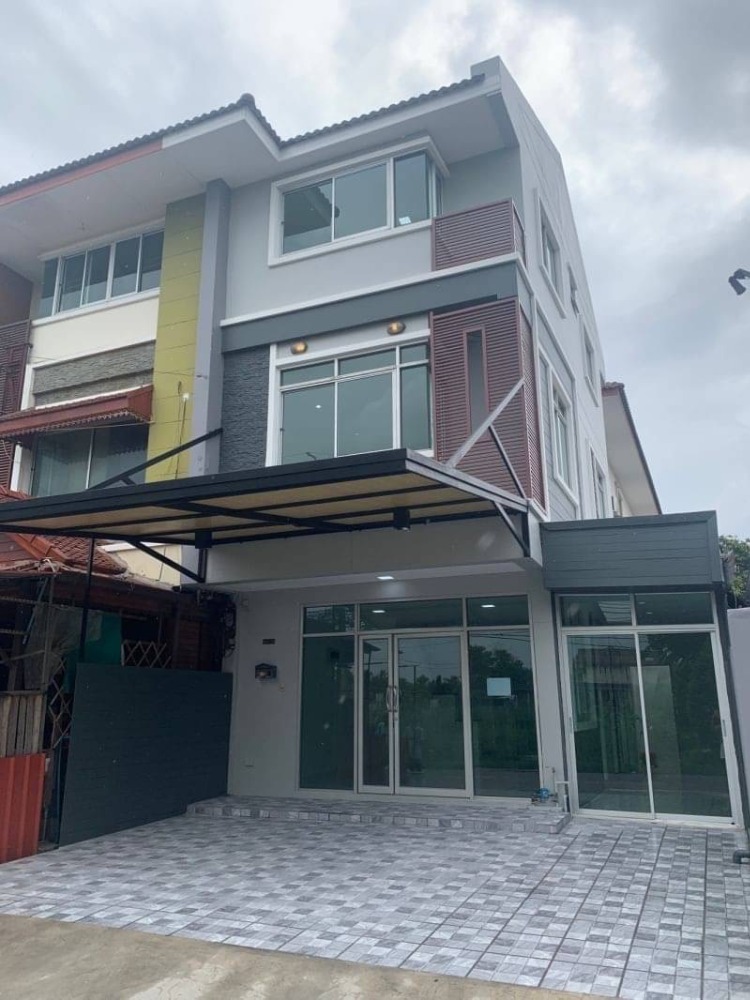 ขายถูกมาก ทาวน์เฮ้าส์ 3 ชั้น 26 ตร.วา ซอยรามอินทรา 39 บ้านมี 3 ห้องนอน 3 ห้องน้ำ – รูปที่ 2