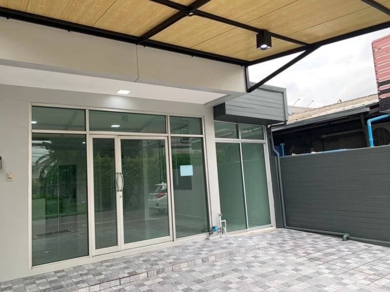 ขายถูกมาก ทาวน์เฮ้าส์ 3 ชั้น 26 ตร.วา ซอยรามอินทรา 39 บ้านมี 3 ห้องนอน 3 ห้องน้ำ – รูปที่ 3