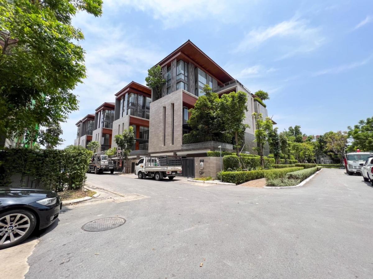 📢👇 Luxury pool villa house , 4.5 story with in-house lift at Anina Villa Sathorn Yenakart, easily access to many routes