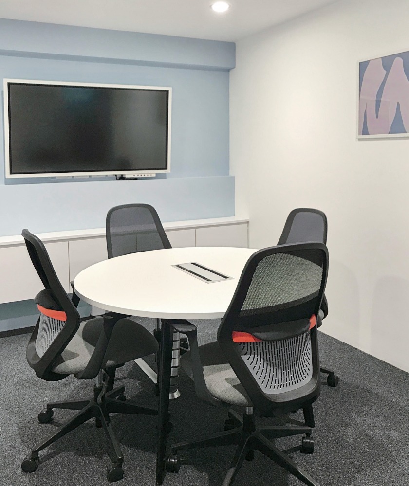 Private office space for 4 employees in HQ Teo Hong Silom Building