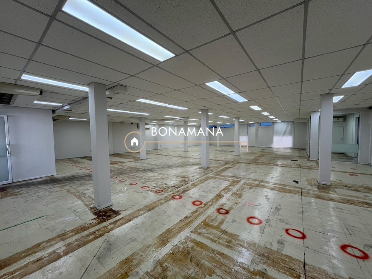Office for rent, on the main road, Rama 4(MRT Lumpini 240m)