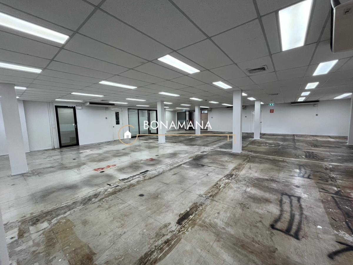 Office for rent, on the main road, Rama 4(MRT Lumpini 240m)