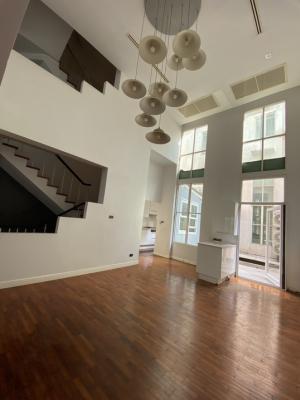📢👇Good for living or investing 3 story big size of townhome in the middle of Thonglor, safety, shady, easily to traveling in many routes, unfurnished❌pet not allowed when rent