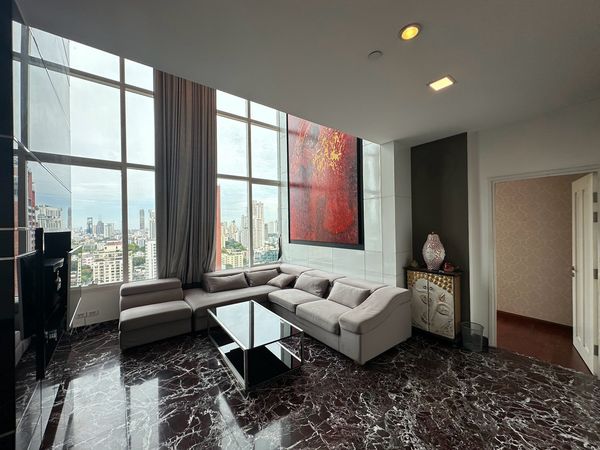 Sell with tenant til 20/4/26
Luxury Penthouse Triplex ; WIND SUKHUMVIT 23, 3 bedrooms