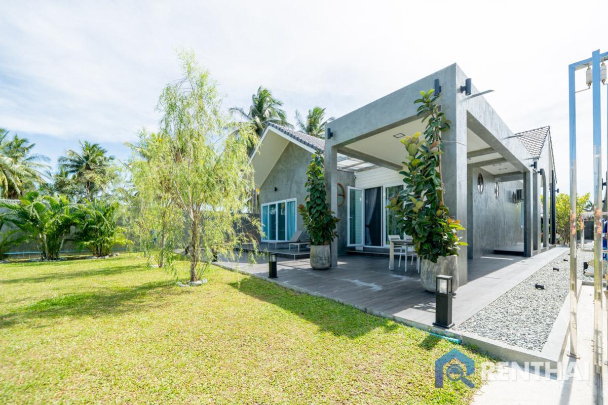 บ้านใหม่พร้อมเฟอร์นิเจอร์ครบครันในพัทยา - ที่ดินกว้างขวางพร้อมสวนที่ร่มรื่น สำหรับการผ่อนคลายล้อมรอบด้วยธรรมชาติ บ้านใหม่พร้อมเฟอร์นิเจอร์ครบครันในพัทยา - ที่ดินกว้างขวางพร้อมสวนที่ร่มรื่น สำหรับการผ่อนคลายล้อมรอบด้วยธรรมชาติ