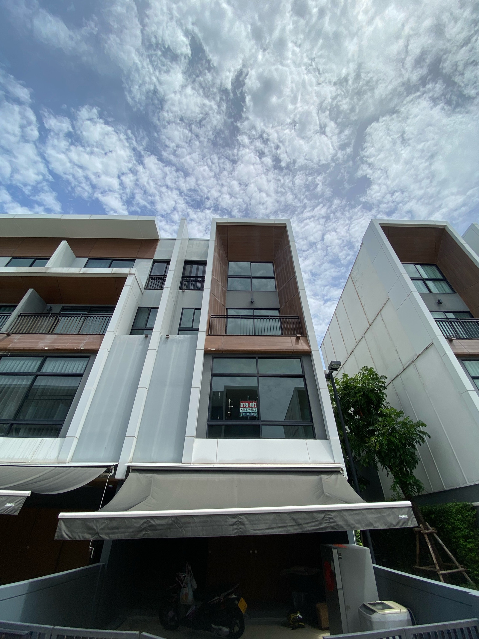 Sale: Arden, Town Home Development, after the main road corner of the project