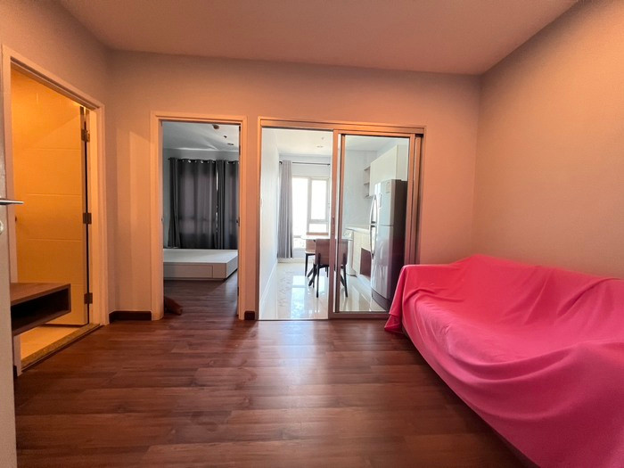 Urgent sale!!!! Very cheap price Condo Centric Tiwanon Station (Condo Centric Tiwanon) near MRT Purple Line, Tiwanon Intersection / 1 bedroom, price only 1.75 million baht. Very good price, hurry up!!!