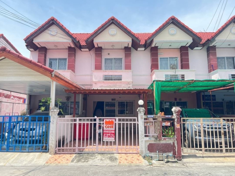 Townhouse Rungtawee Bangpoo