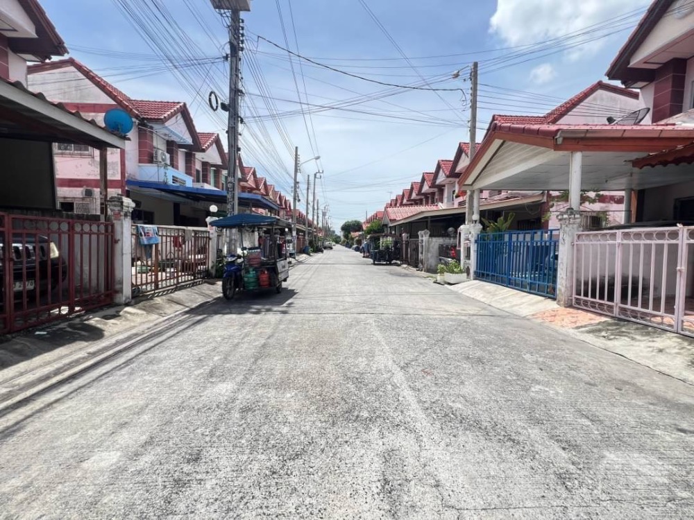 Townhouse Rungtawee Bangpoo – รูปที่ 3