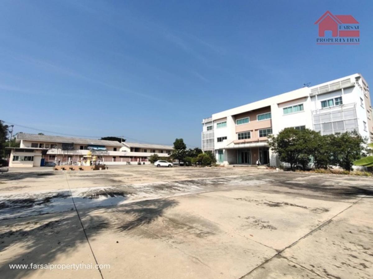 โรงงาน เนื้อที่8ไร่ถมแล้ว (พื้นที่เต็ม24ไร่) บ้านแพ้ว สมุทรสารคร อาคารพร้อมออฟิศ เนื้อที่ 3000 ตรม. มีโรงอาหาร หอพัก35ห้อง ตาชั่งรถ10ล้อ ถนนกว้างรถเทรลเลอรเข้าได้ถนนบ้านเเพ้ว
