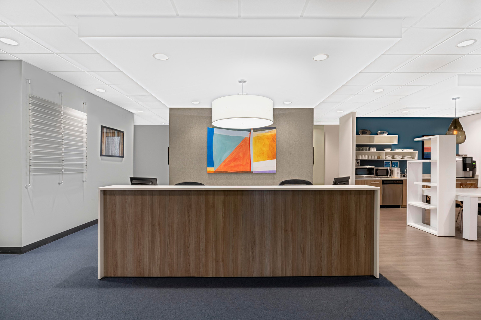 Private office space for 4 employees in Regus Shinawatra Tower 3 – รูปที่ 4