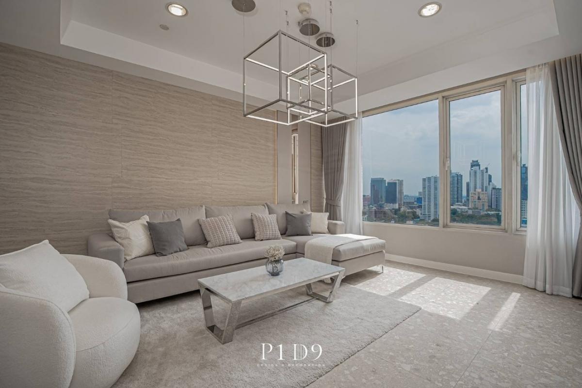 📢👇Sell with tenant til Mid of August 27
Newly renovated petfriendly place to live in one of the best area in BKK, easily traveling to Thonglor, Petchaburi, Ekamai, private lift, big balcony, unblocked city view , nice modern decoration, near Donki mall