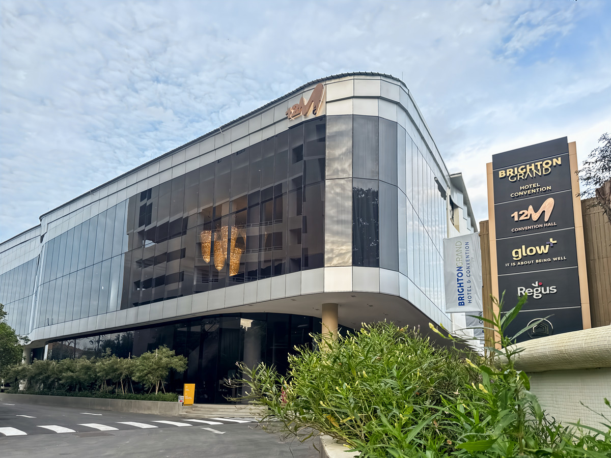 ค้นหาโต๊ะประจำ (dedicated desk) ใน Regus Brighton Grand – รูปที่ 2