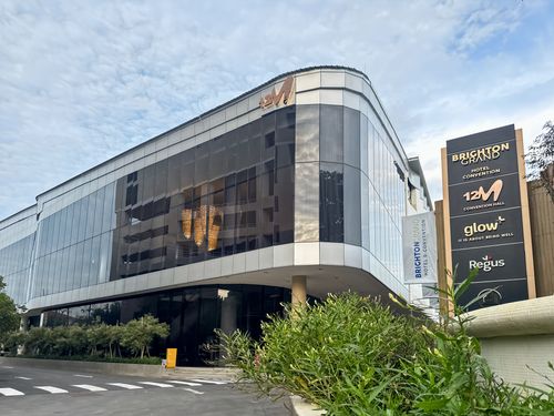 All-inclusive access to professional office space for 2 employees in Regus Brighton Grand