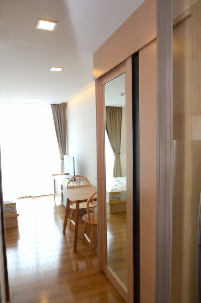 Room for Rent Quad Sathorn Studio Room 28 SQ.M. on the 4th floor. Fully Furnished. Ready to Move In February 1, 2026 Room for Rent Quad Sathorn Studio Room 28 SQ.M. on the 4th floor. Fully Furnished. Ready to Move In February 1, 2026