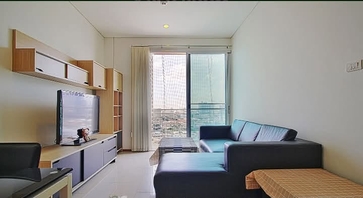 💼 Prime Sathorn CBD Connectivity! Large 60 sqm 1-Bed with Full Appliances & Built-ins, Steps to BTS Station (Ready to Move In) 💼 Prime Sathorn CBD Connectivity! Large 60 sqm 1-Bed with Full Appliances & Built-ins, Steps to BTS Station (Ready to Move In)