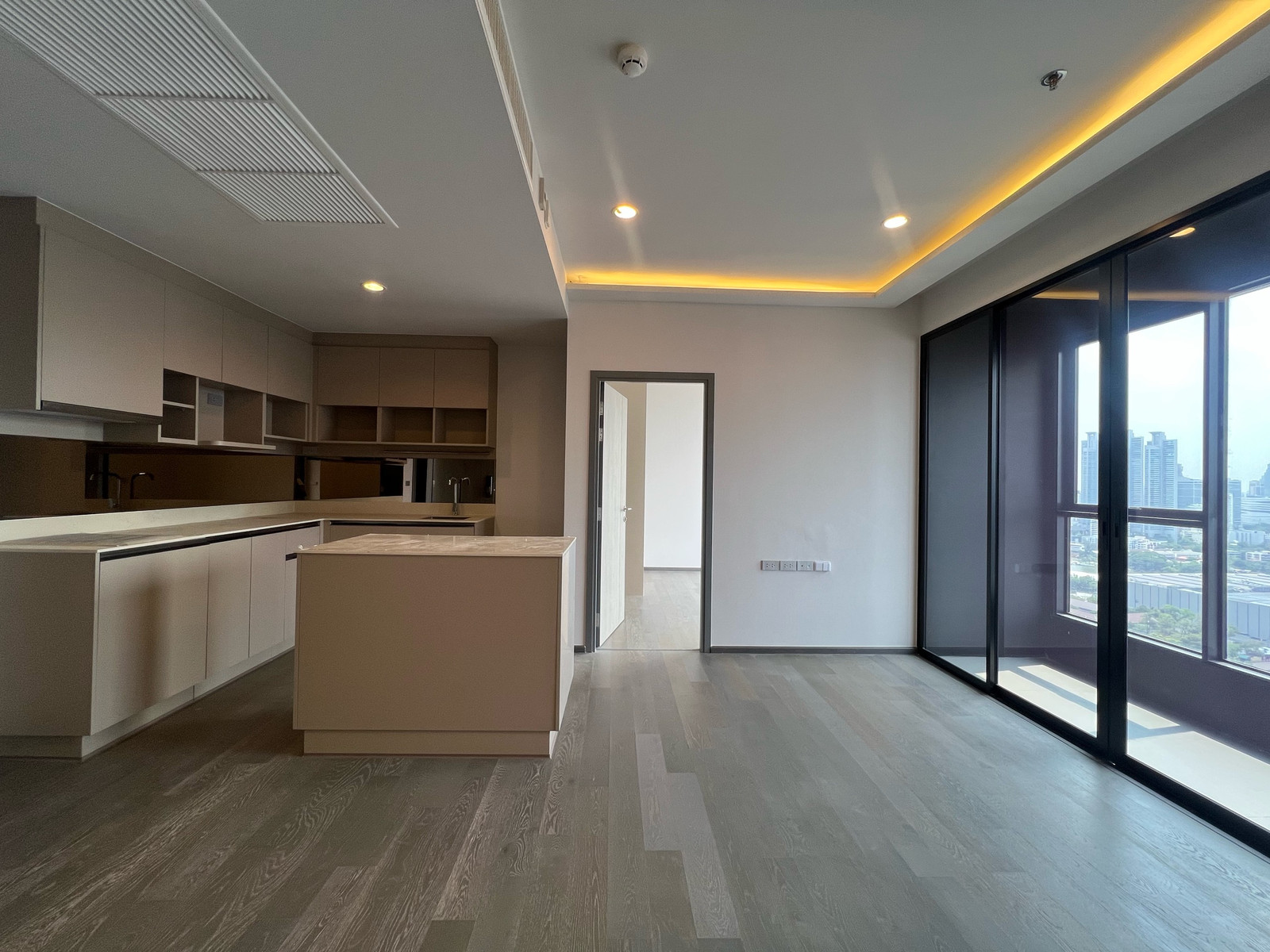 3 bedrooms, Benjasiri Park view, free decoration package, free common area fee for 5 years, Clover Park, next to MRT Talong Toei, 0 meters – รูปที่ 4