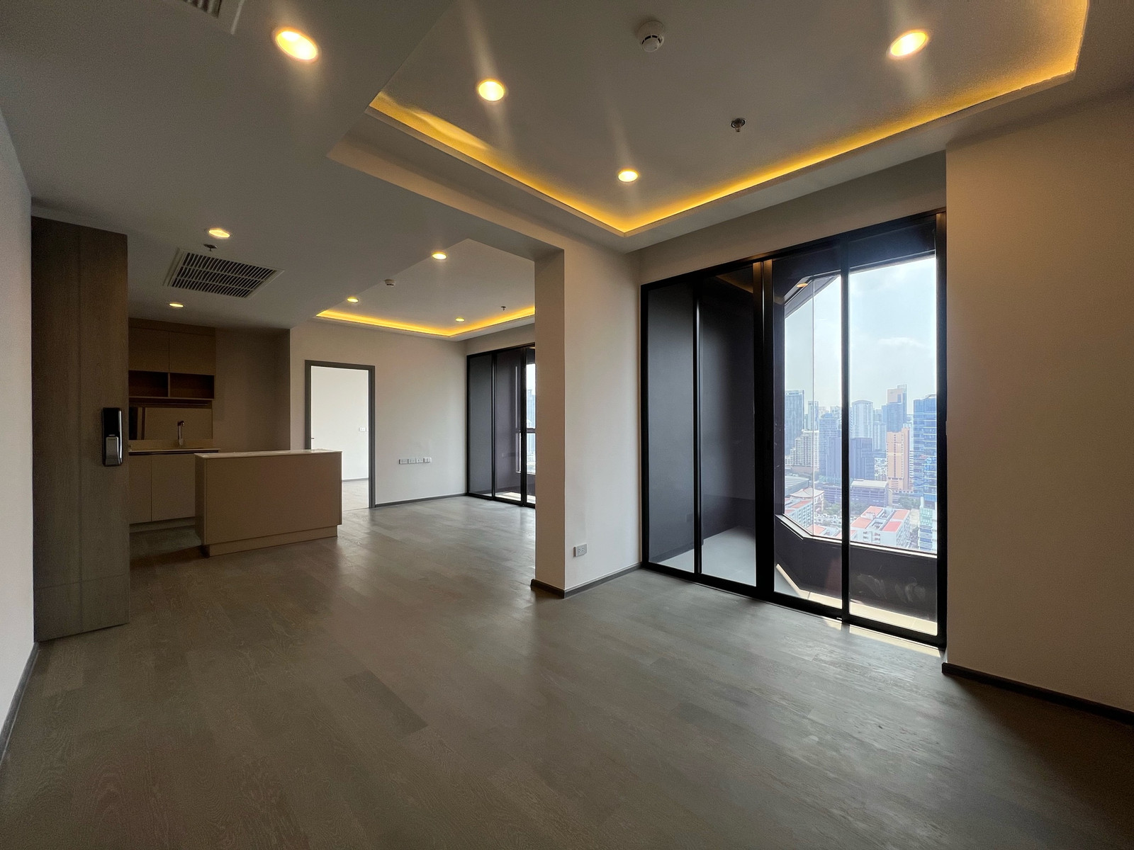 3 bedrooms, Benjasiri Park view, free decoration package, free common area fee for 5 years, Clover Park, next to MRT Talong Toei, 0 meters 3 bedrooms, Benjasiri Park view, free decoration package, free common area fee for 5 years, Clover Park, next to MRT Talong Toei, 0 meters
